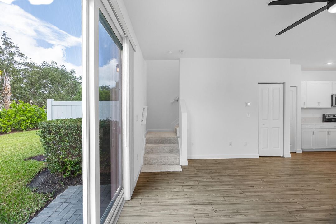 На продажу: $385,000 (3 спален, 2 ванн, 1821 Квадратных фут)