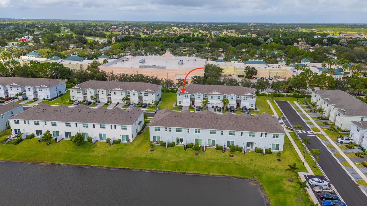 На продажу: $385,000 (3 спален, 2 ванн, 1821 Квадратных фут)