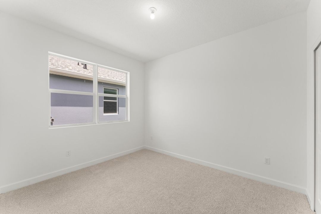 合同活跃: $427,450 (3 贝兹, 2 浴室, 1651 平方英尺)