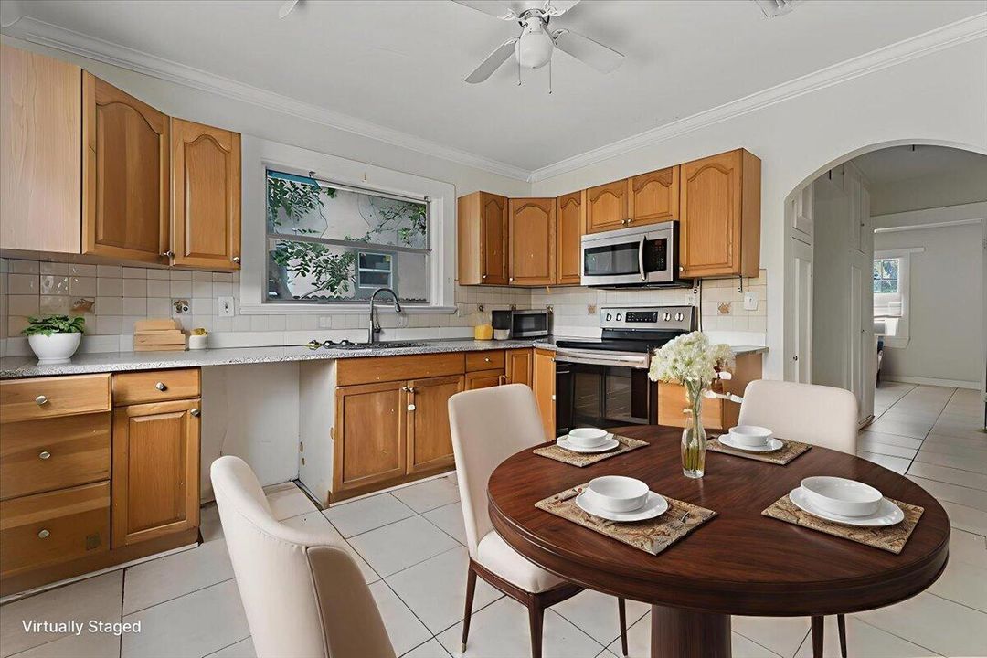 Active With Contract: $312,500 (3 beds, 2 baths, 1136 Square Feet)