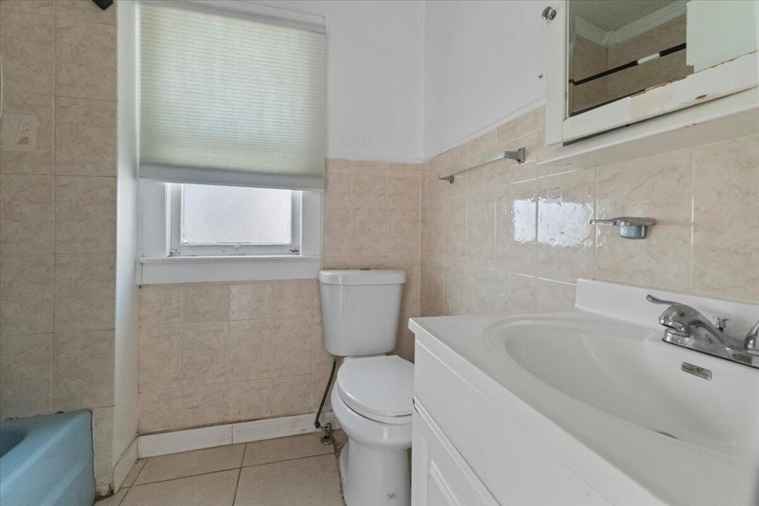 Active With Contract: $312,500 (3 beds, 2 baths, 1136 Square Feet)