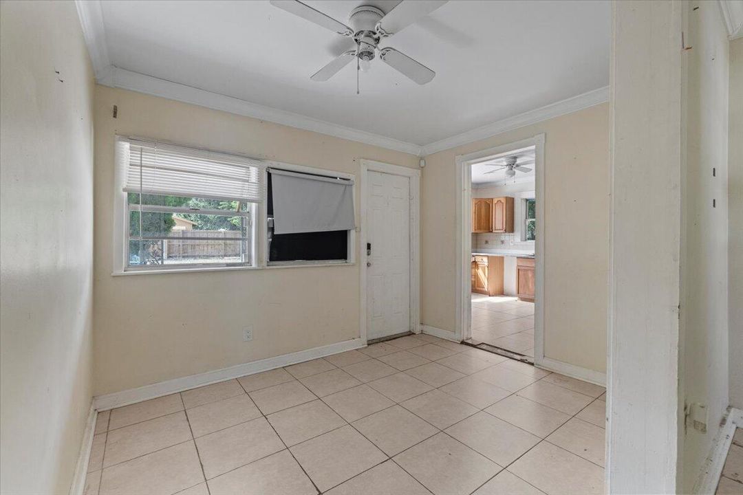 Active With Contract: $312,500 (3 beds, 2 baths, 1136 Square Feet)