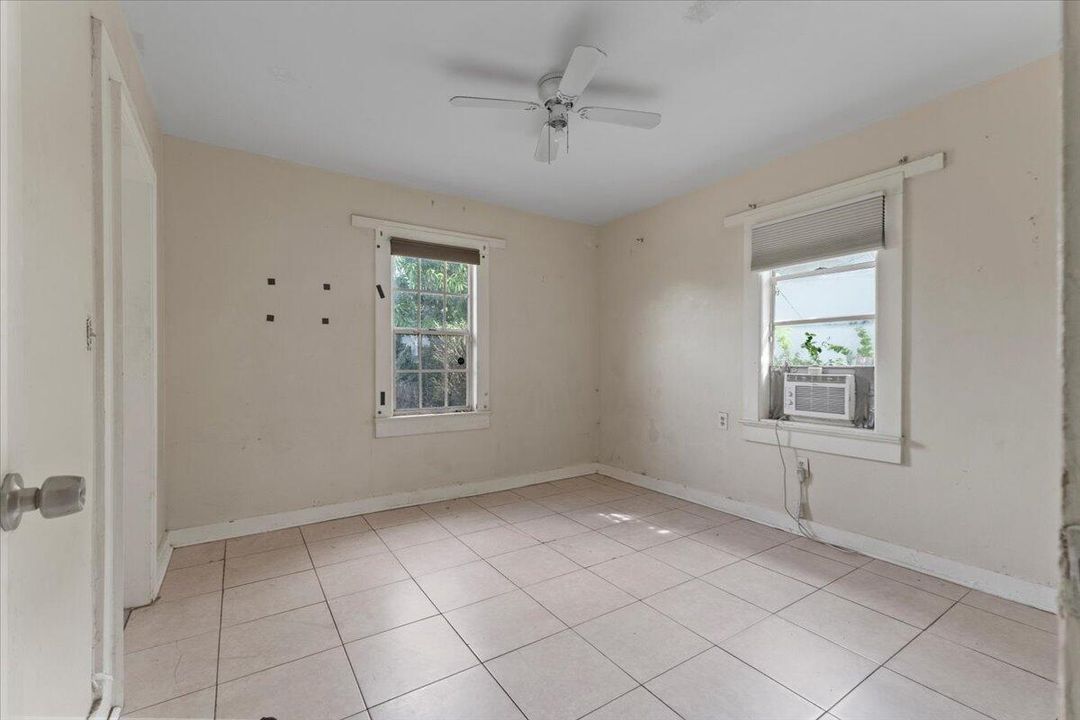 Active With Contract: $312,500 (3 beds, 2 baths, 1136 Square Feet)