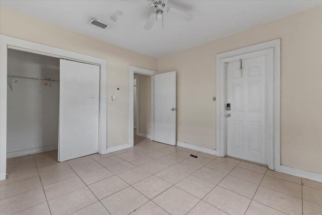 Active With Contract: $312,500 (3 beds, 2 baths, 1136 Square Feet)