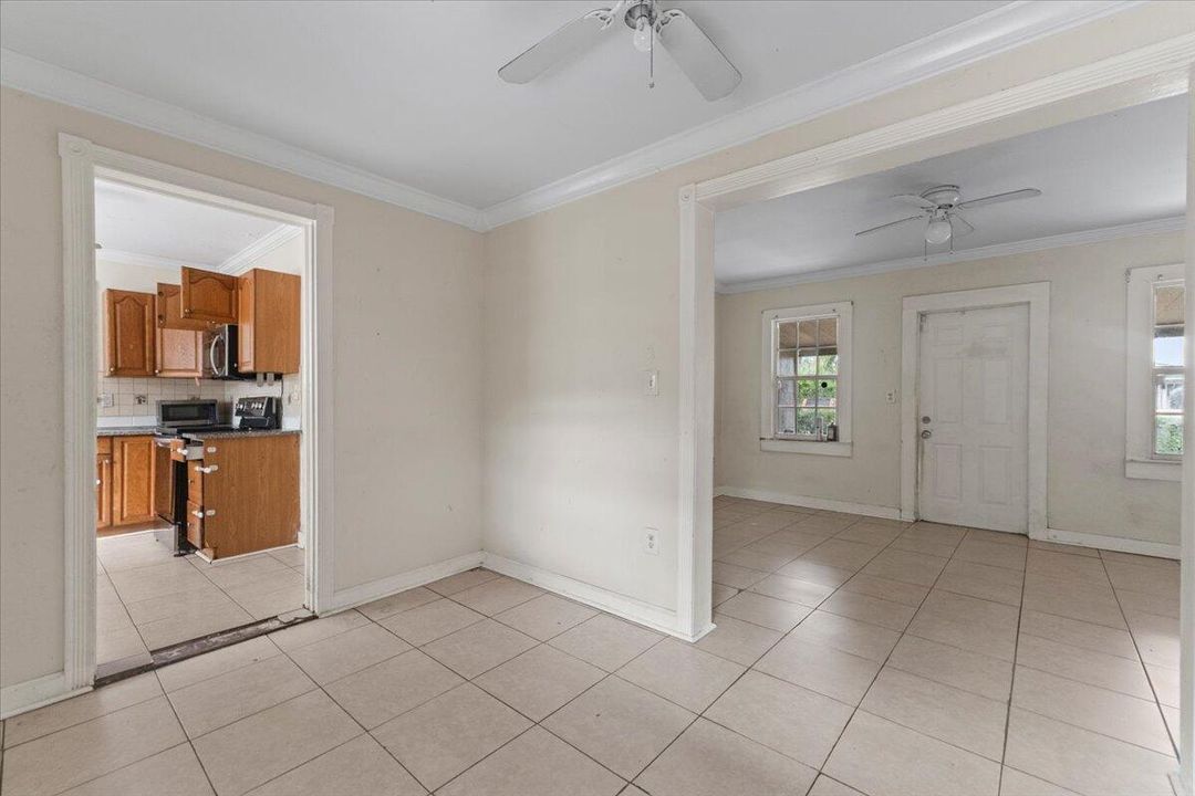 Active With Contract: $312,500 (3 beds, 2 baths, 1136 Square Feet)