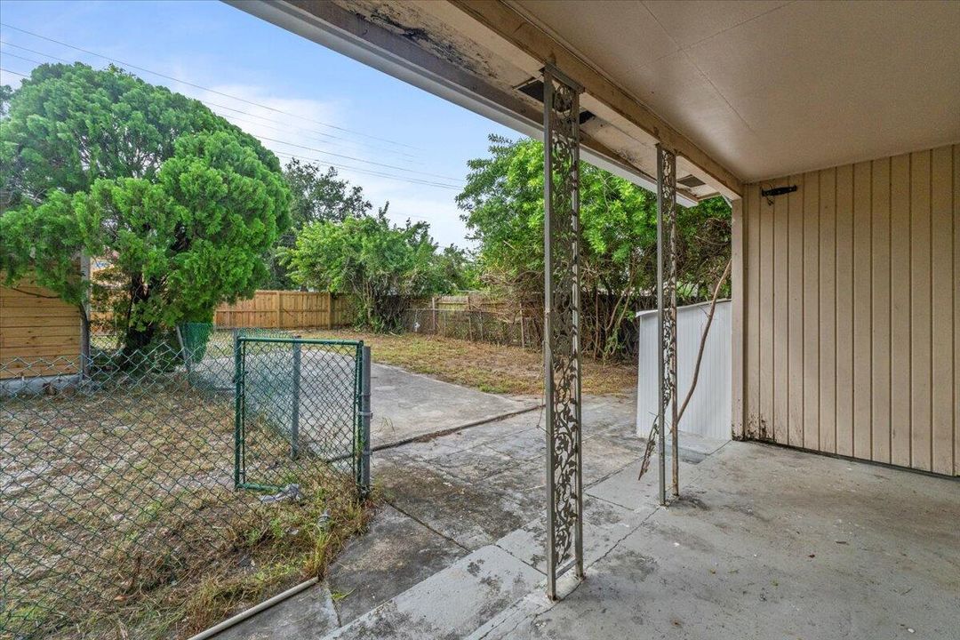 Active With Contract: $312,500 (3 beds, 2 baths, 1136 Square Feet)