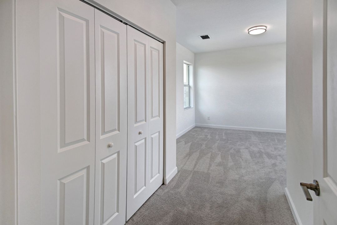 Под контрактом: $569,000 (3 спален, 2 ванн, 2179 Квадратных фут)