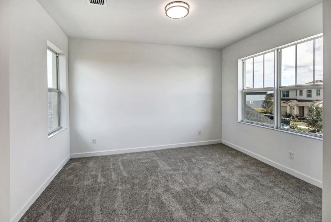 Под контрактом: $569,000 (3 спален, 2 ванн, 2179 Квадратных фут)