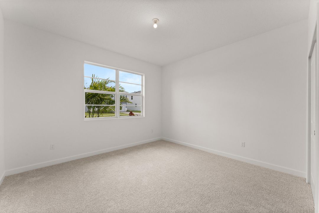 Active With Contract: $474,930 (3 beds, 2 baths, 2209 Square Feet)