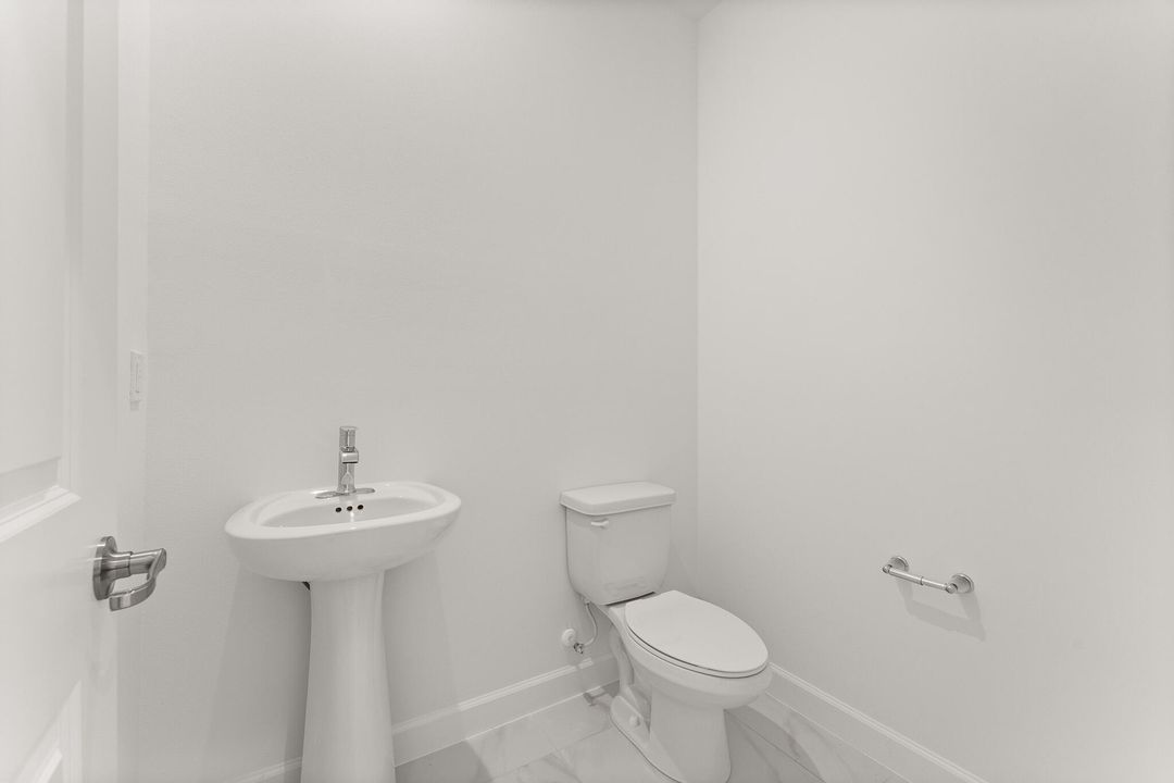 Active With Contract: $474,930 (3 beds, 2 baths, 2209 Square Feet)