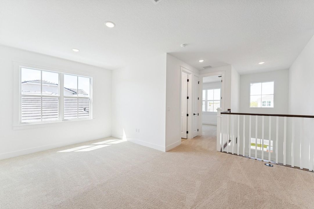 Activo con contrato: $874,995 (4 camas, 4 baños, 3152 Pies cuadrados)