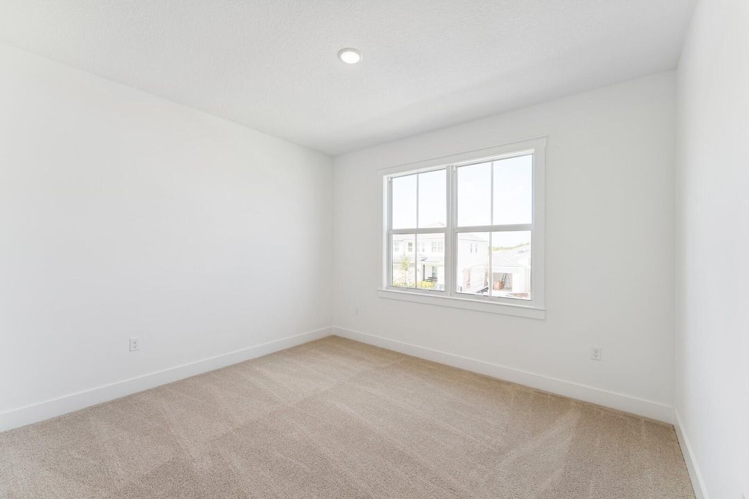 Activo con contrato: $874,995 (4 camas, 4 baños, 3152 Pies cuadrados)