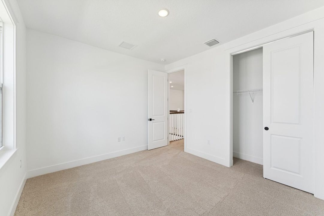 Activo con contrato: $874,995 (4 camas, 4 baños, 3152 Pies cuadrados)