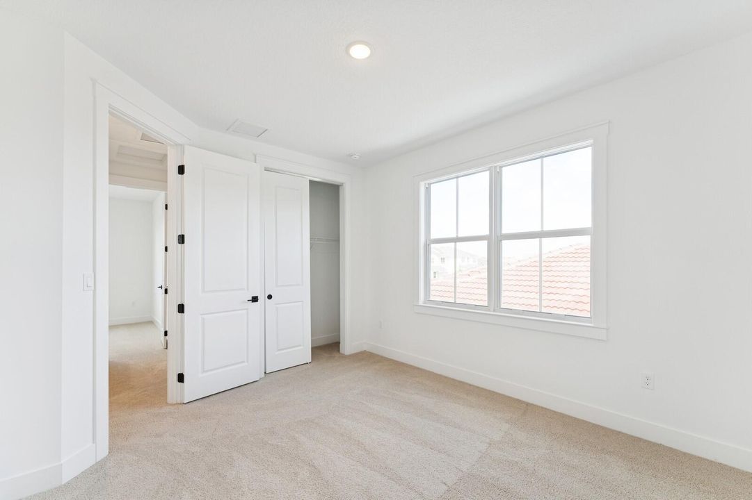 Activo con contrato: $874,995 (4 camas, 4 baños, 3152 Pies cuadrados)