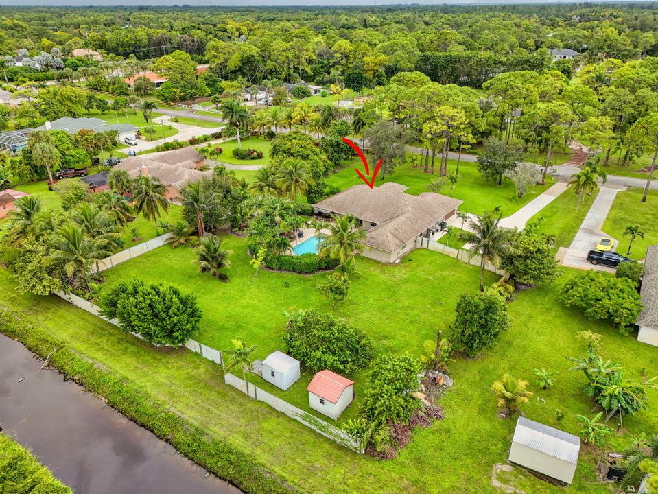 合同活跃: $895,000 (5 贝兹, 3 浴室, 2718 平方英尺)