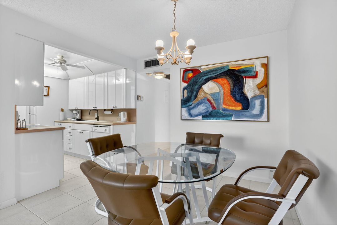 待售: $129,000 (1 贝兹, 2 浴室, 770 平方英尺)