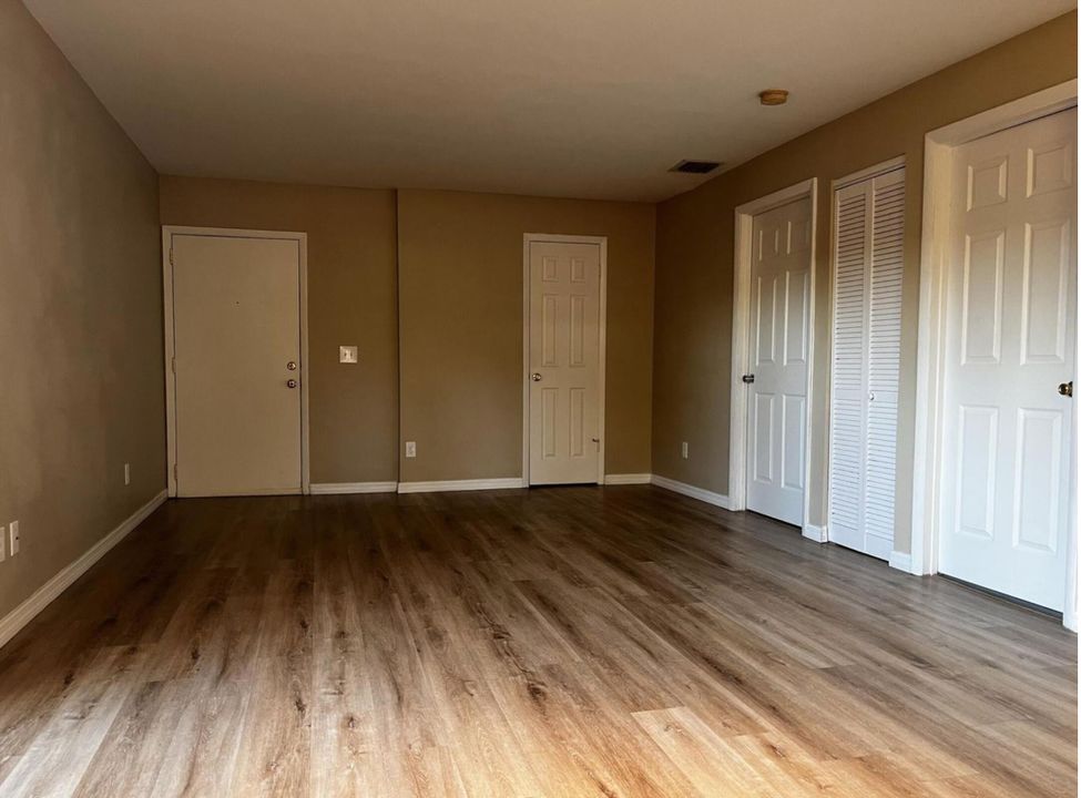 Recently Rented: $1,500 (2 beds, 2 baths, 900 Square Feet)