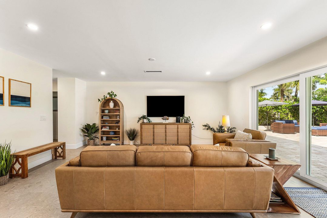 В аренду: $14,000 (3 спален, 3 ванн, 1841 Квадратных фут)