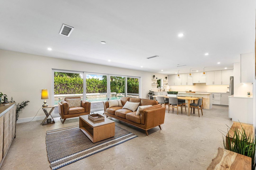 В аренду: $14,000 (3 спален, 3 ванн, 1841 Квадратных фут)