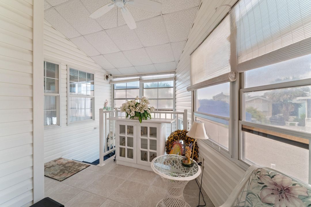 For Sale: $385,000 (2 beds, 1 baths, 1012 Square Feet)