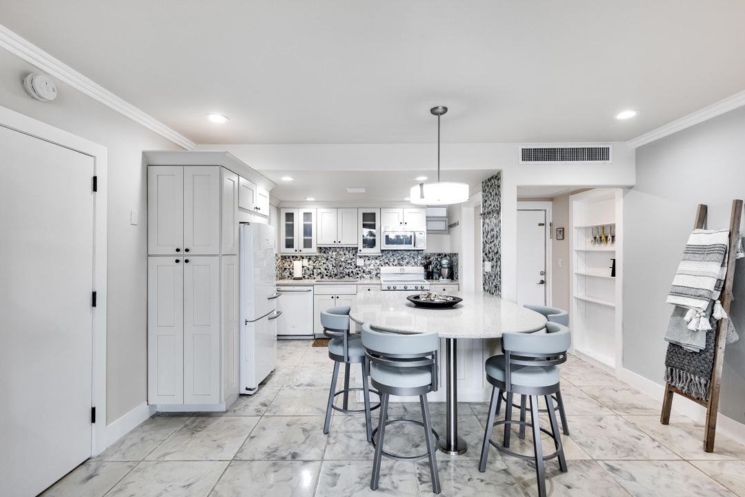 出租: $3,850 (2 贝兹, 2 浴室, 1142 平方英尺)