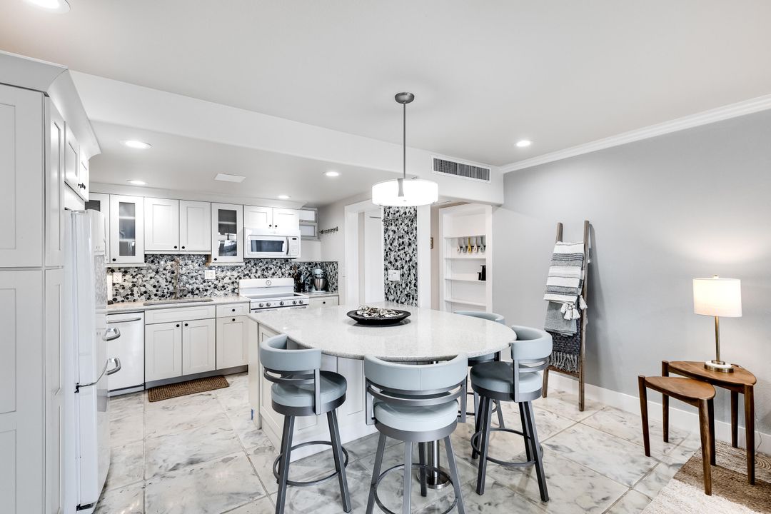 出租: $3,850 (2 贝兹, 2 浴室, 1142 平方英尺)