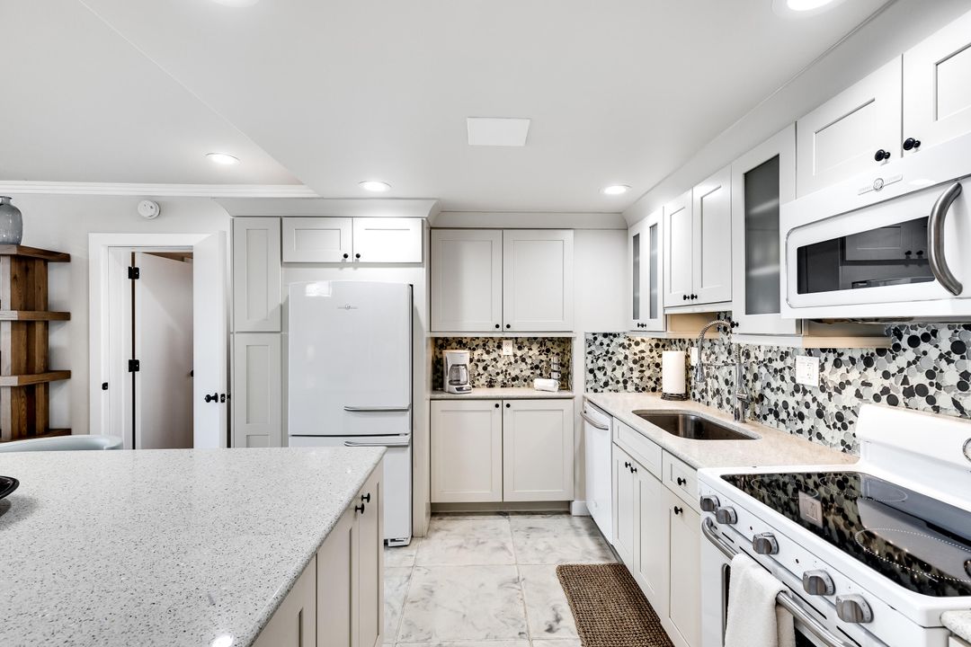 出租: $3,850 (2 贝兹, 2 浴室, 1142 平方英尺)