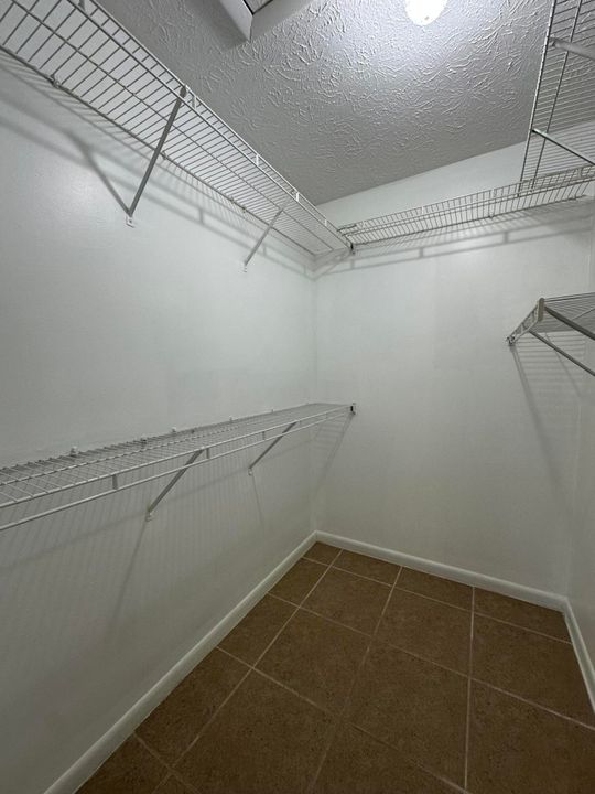 For Rent: $2,700 (3 beds, 2 baths, 1412 Square Feet)