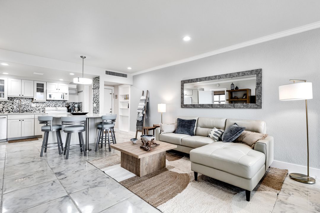 出租: $3,850 (2 贝兹, 2 浴室, 1142 平方英尺)