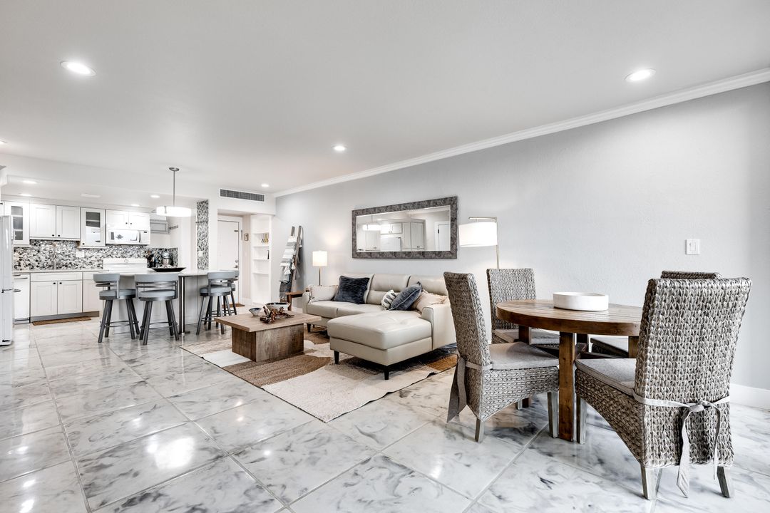 出租: $3,850 (2 贝兹, 2 浴室, 1142 平方英尺)