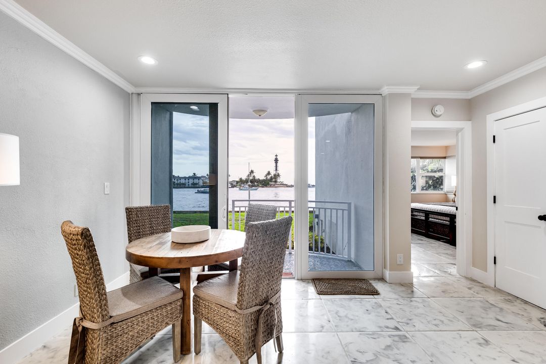 出租: $3,850 (2 贝兹, 2 浴室, 1142 平方英尺)