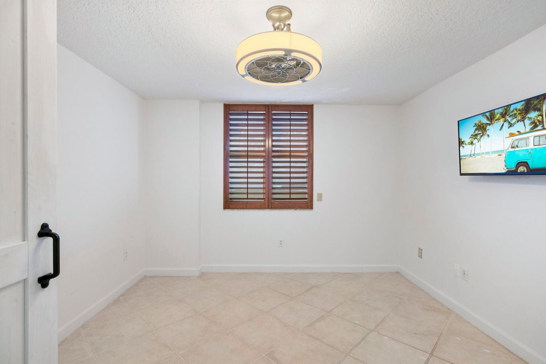 На продажу: $649,000 (3 спален, 2 ванн, 1606 Квадратных фут)