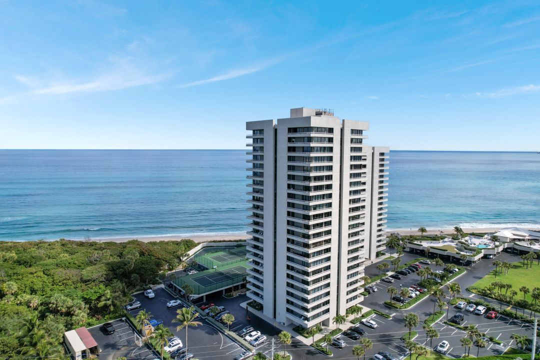 В аренду: $8,000 (2 спален, 2 ванн, 1435 Квадратных фут)