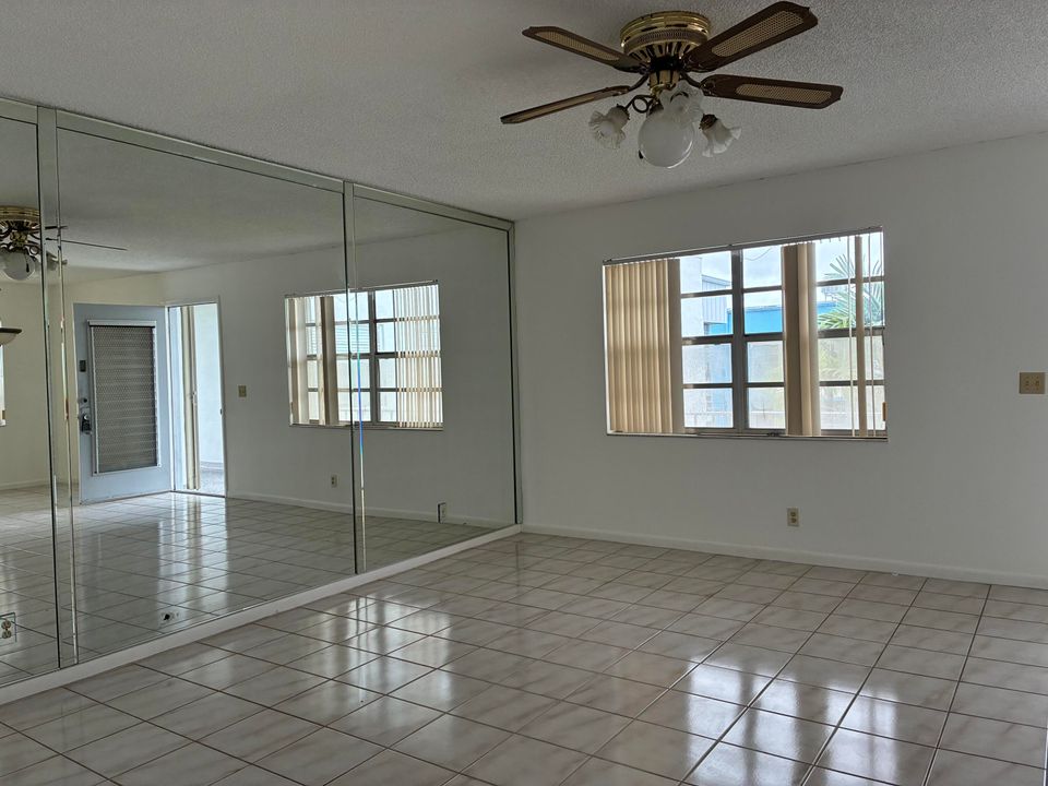 待售: $85,000 (2 贝兹, 2 浴室, 902 平方英尺)