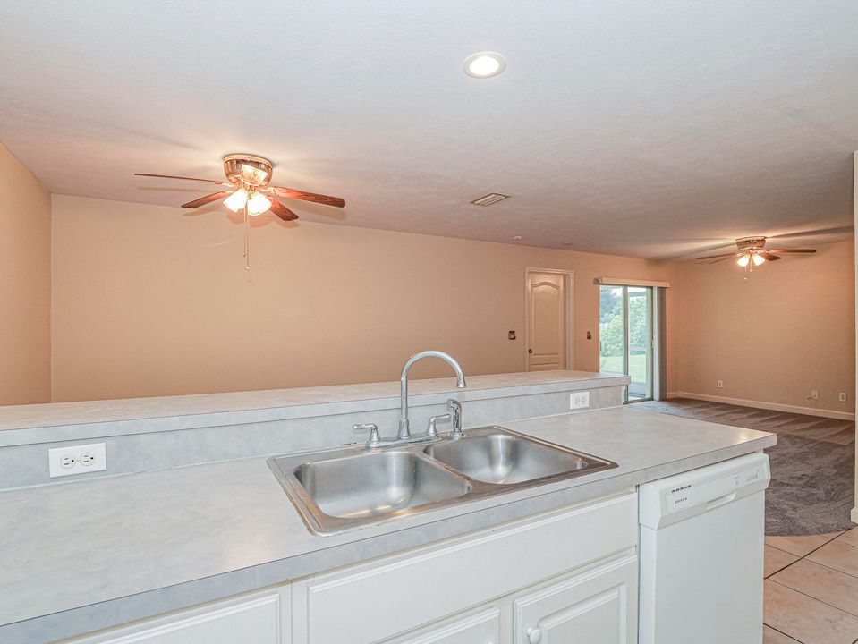 出租: $1,950 (2 贝兹, 2 浴室, 1100 平方英尺)