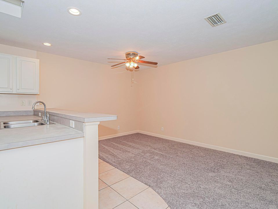 出租: $1,950 (2 贝兹, 2 浴室, 1100 平方英尺)