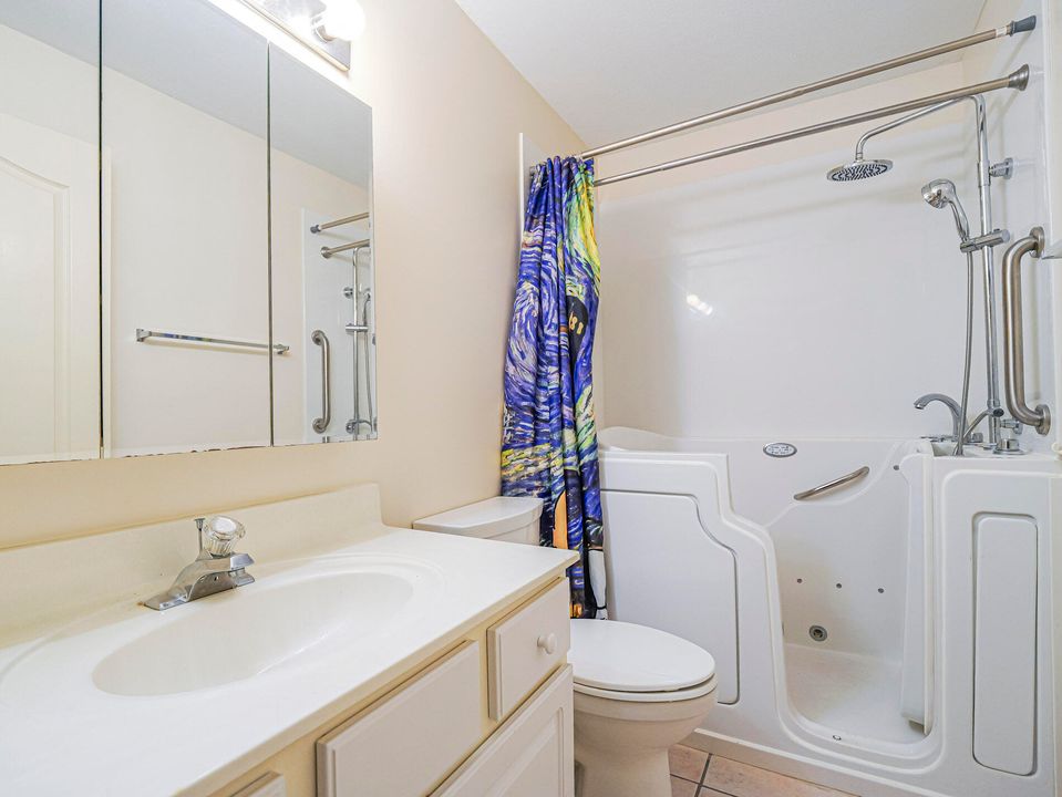 出租: $1,950 (2 贝兹, 2 浴室, 1100 平方英尺)