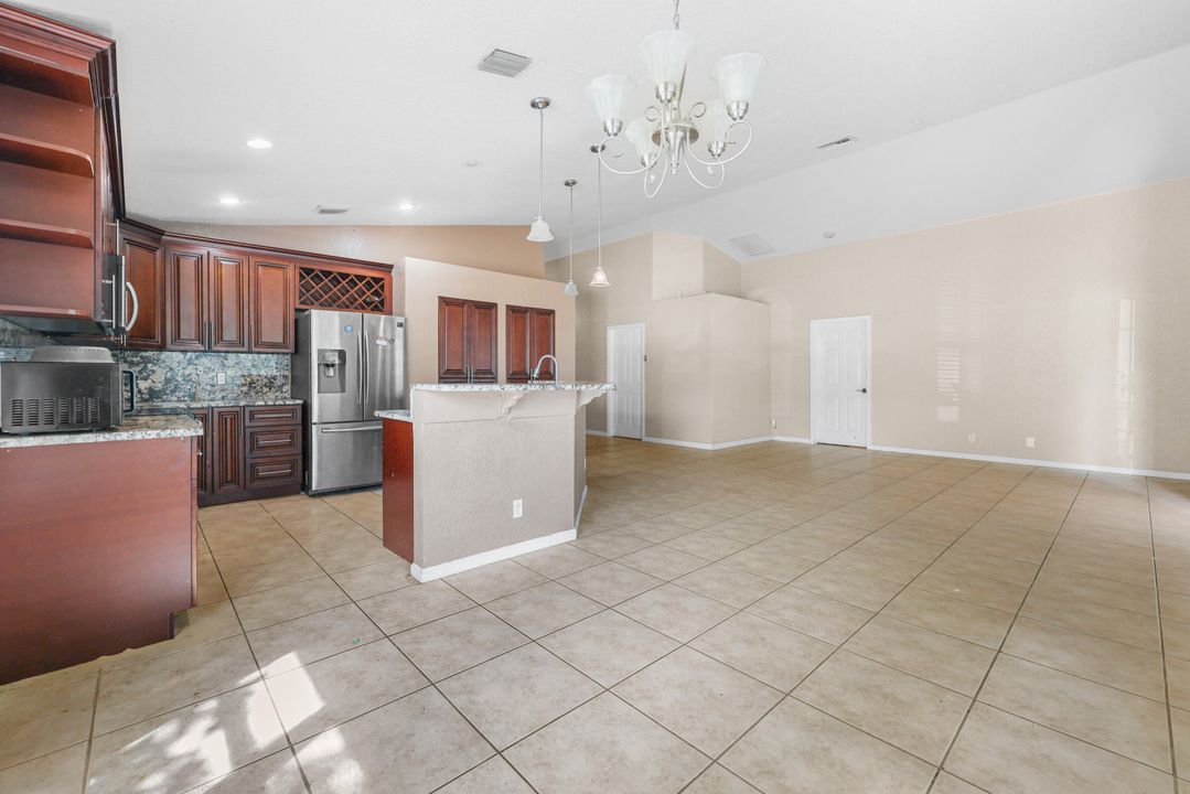 Active With Contract: $450,000 (3 beds, 2 baths, 1701 Square Feet)