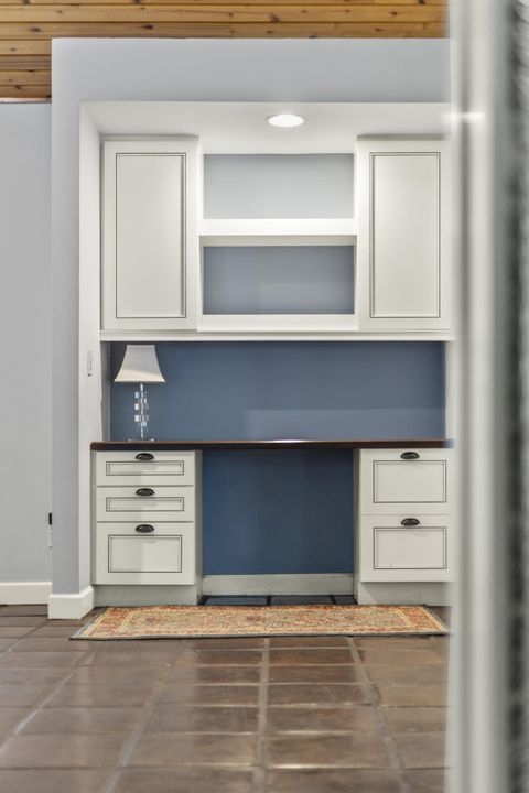 Activo con contrato: $1,050,000 (4 camas, 2 baños, 2892 Pies cuadrados)