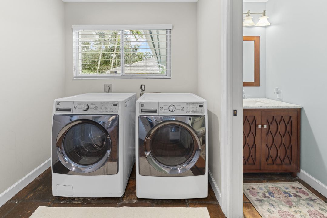 Activo con contrato: $1,050,000 (4 camas, 2 baños, 2892 Pies cuadrados)