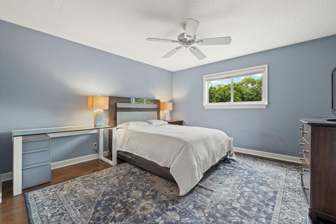 Activo con contrato: $1,050,000 (4 camas, 2 baños, 2892 Pies cuadrados)