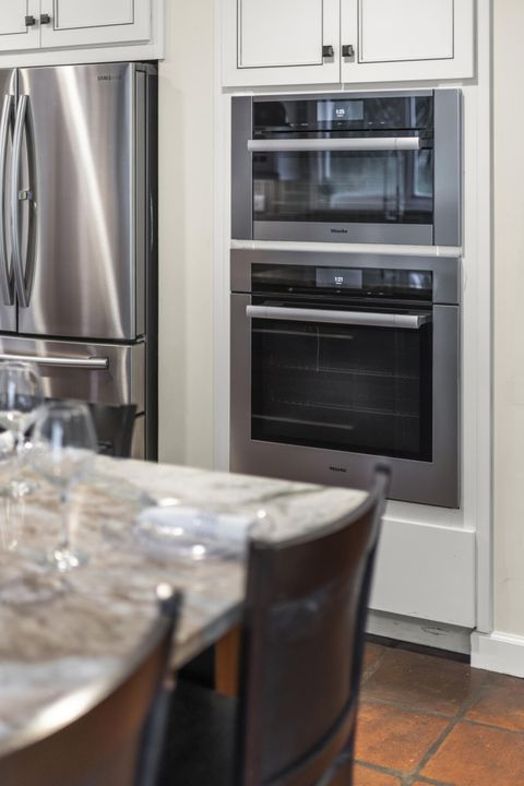 Activo con contrato: $1,050,000 (4 camas, 2 baños, 2892 Pies cuadrados)