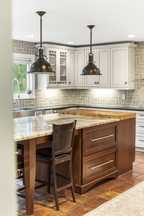 Activo con contrato: $1,050,000 (4 camas, 2 baños, 2892 Pies cuadrados)