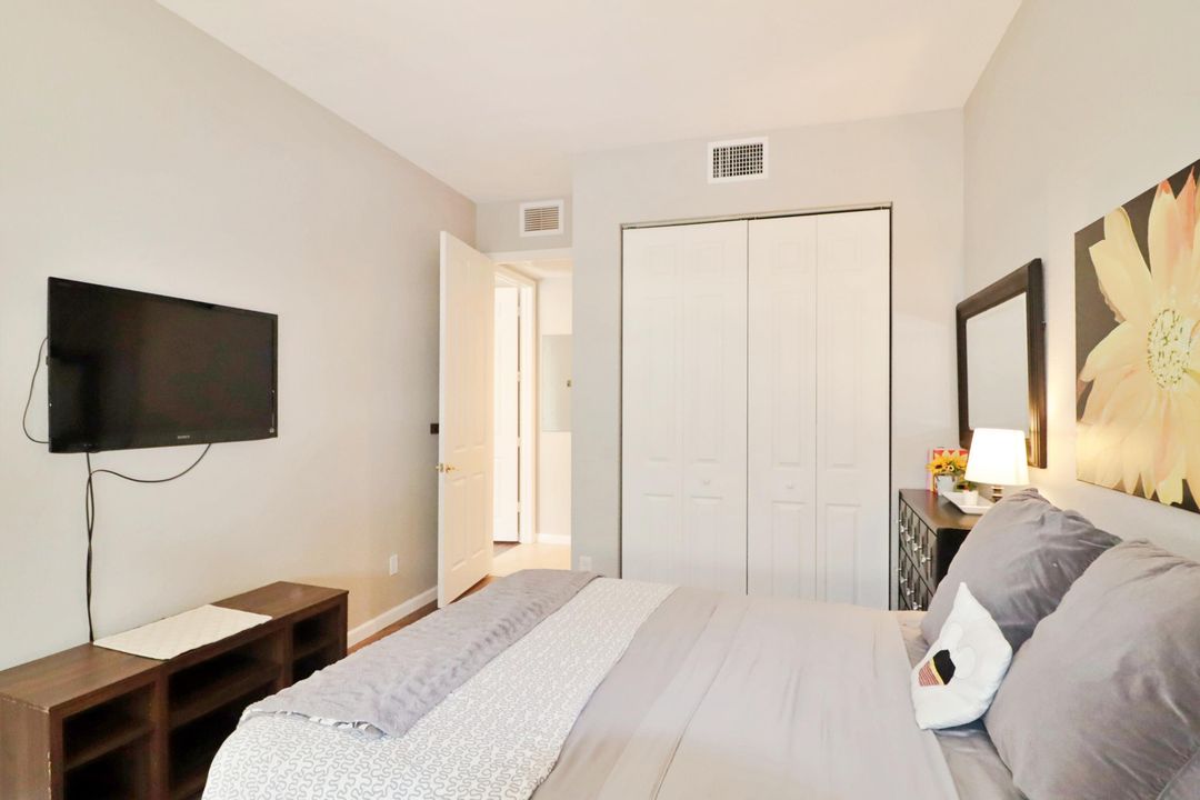 На продажу: $243,900 (2 спален, 2 ванн, 1231 Квадратных фут)