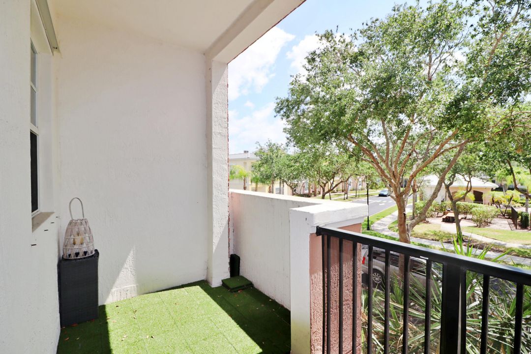 На продажу: $243,900 (2 спален, 2 ванн, 1231 Квадратных фут)