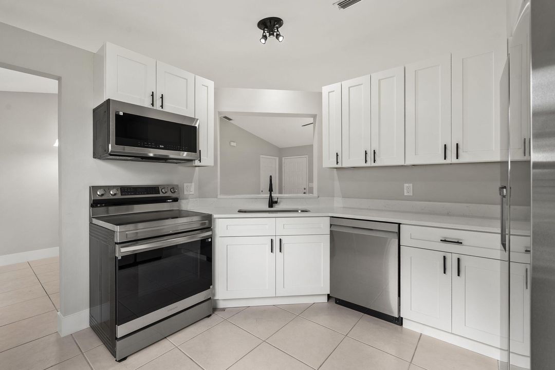 待售: $329,900 (3 贝兹, 2 浴室, 1056 平方英尺)