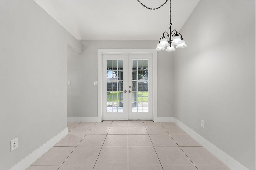 待售: $329,900 (3 贝兹, 2 浴室, 1056 平方英尺)