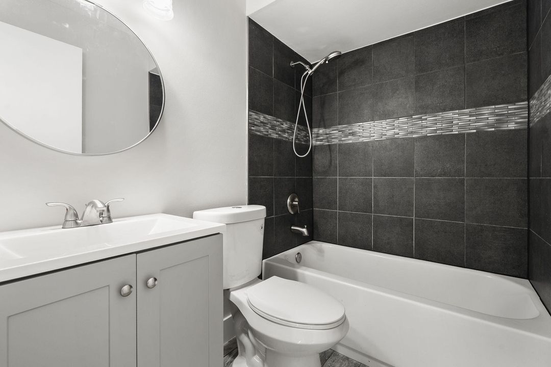 待售: $329,900 (3 贝兹, 2 浴室, 1056 平方英尺)