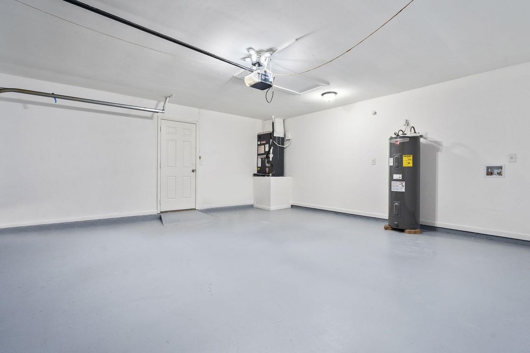 待售: $329,900 (3 贝兹, 2 浴室, 1056 平方英尺)