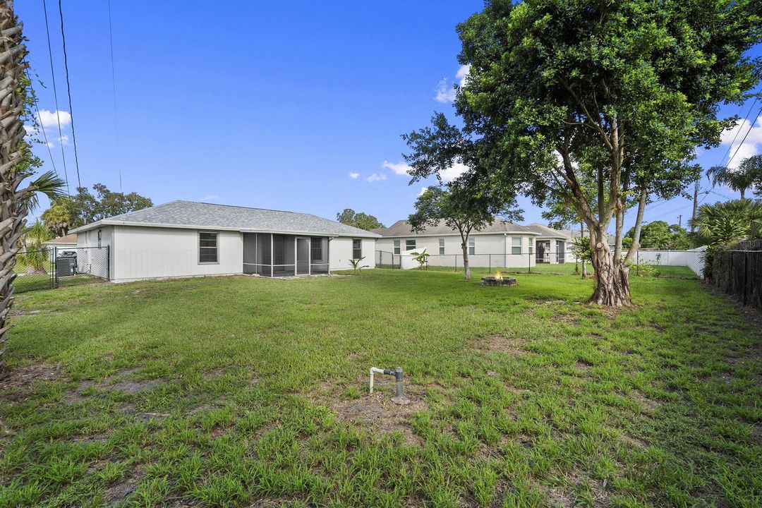 待售: $329,900 (3 贝兹, 2 浴室, 1056 平方英尺)